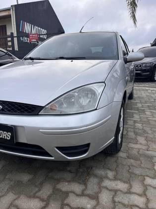 FORD FOCUS 1.6 GLX 8V GASOLINA 4P MANUAL FORD FOCUS 1.6 GLX 8V GASOLINA 4P MANUAL